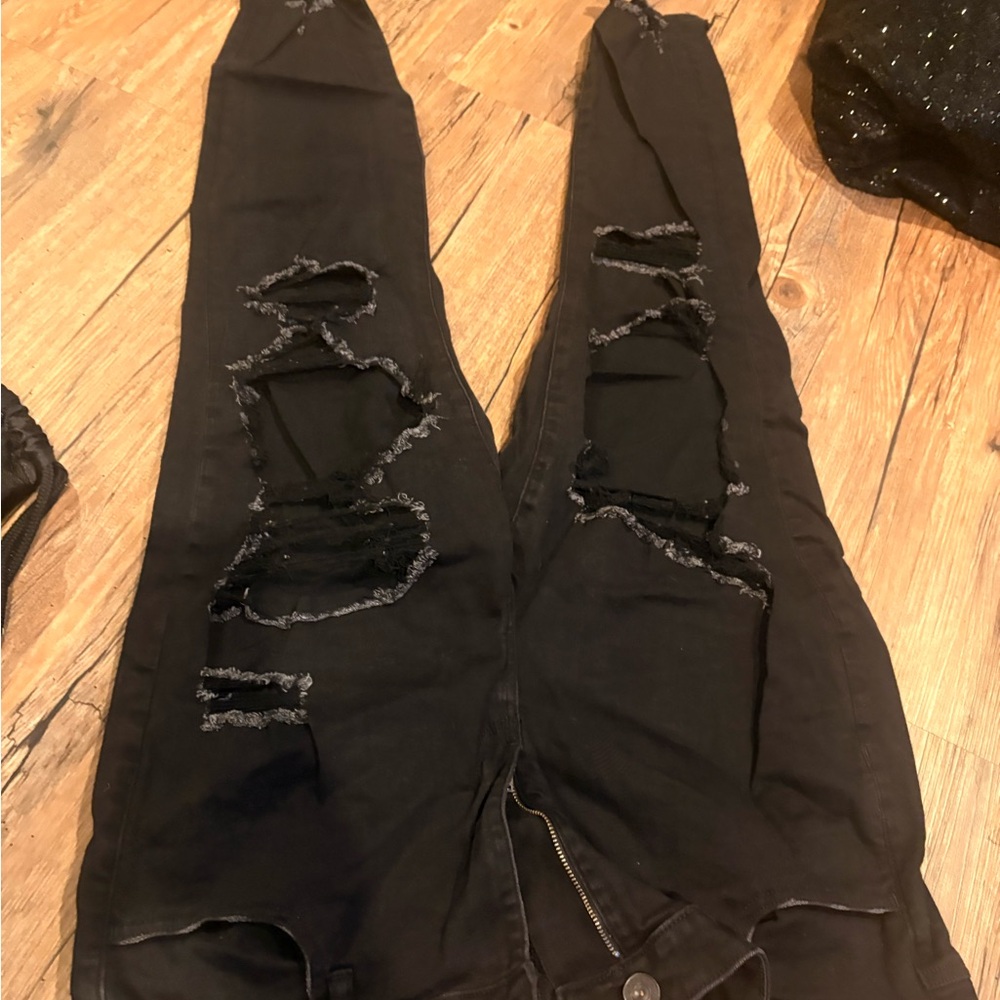 American Eagle Outfitters Black Distressed Skinny Jeans